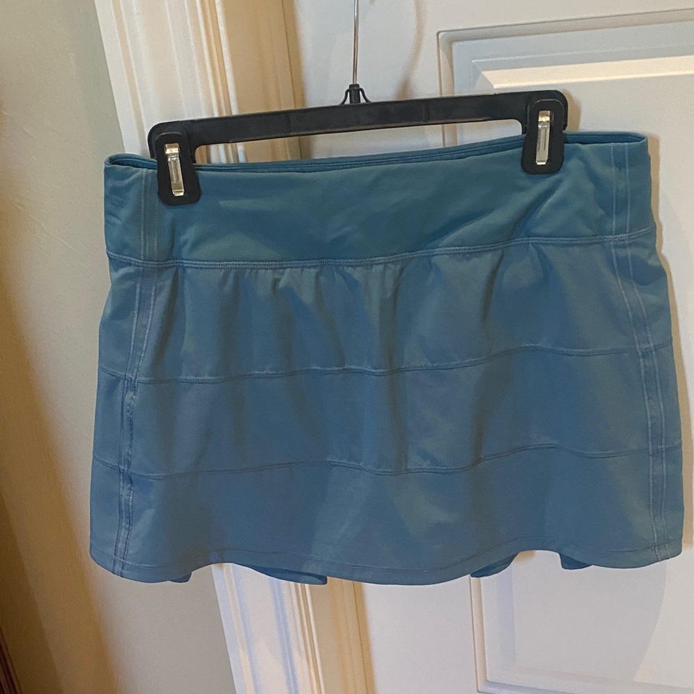 Lululemon teal blue pace rival skirt - size 8 tall
